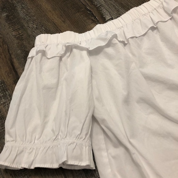 Vineyard Vines for Target M white off shoulder top - Picture 3 of 4